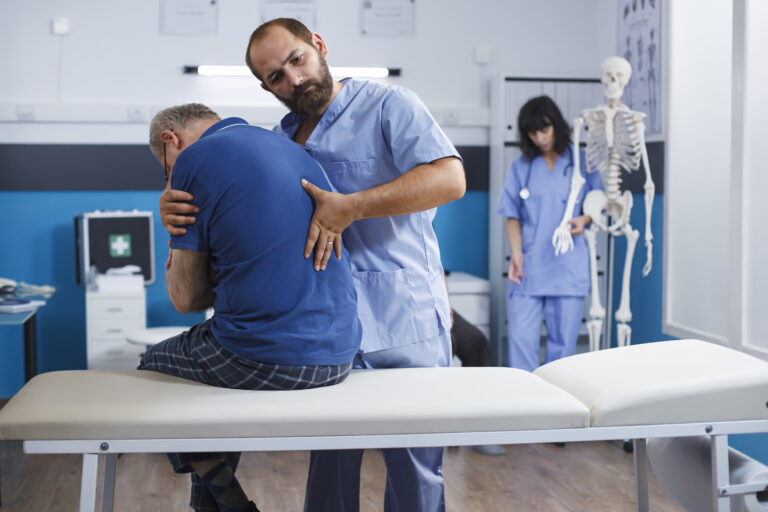 Chiropractor provides aid to patient